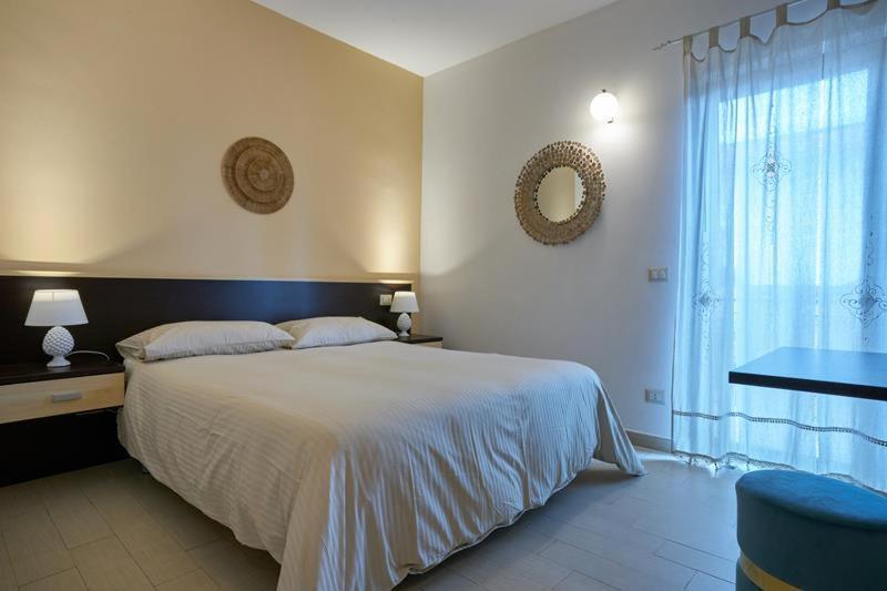 B&B Il Girasole Capo dʼOrlando Exteriör bild