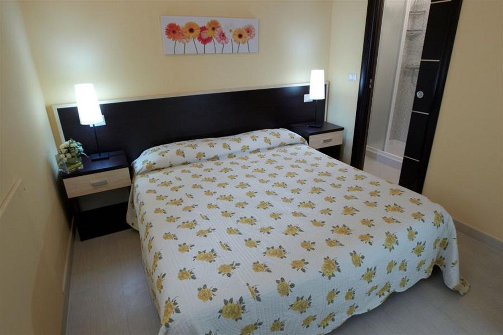 B&B Il Girasole Capo dʼOrlando Exteriör bild